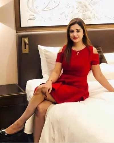 Esha Khan